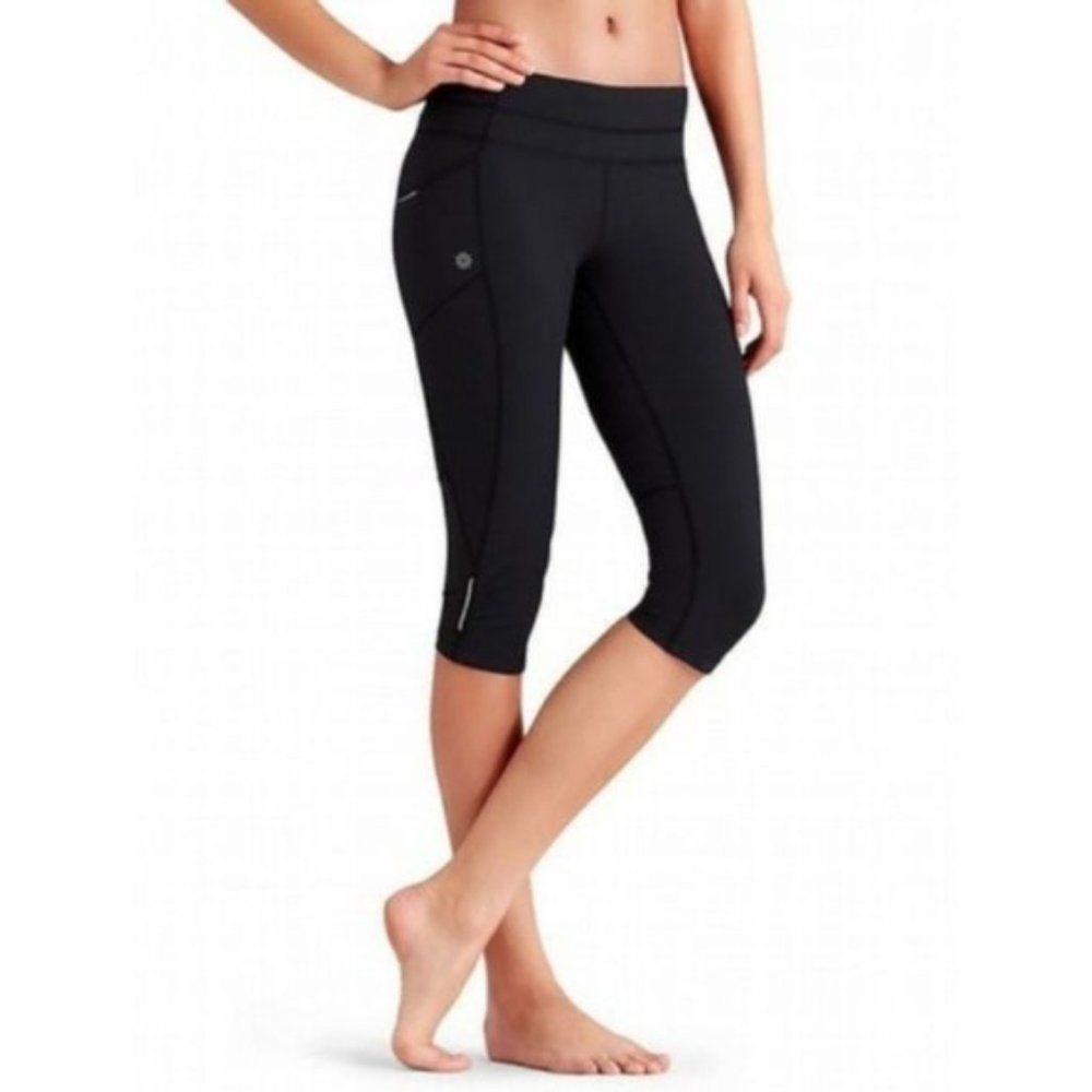 Athleta Dobby Be Free Cropped Knickers size small, black, lightweight